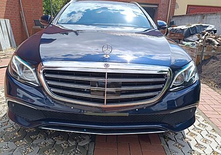 Mercedes-Benz E 220 E 220d T EXCLUSIVE Autom.9G, Multibeam, Burmeste