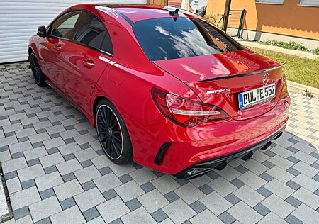 Mercedes-Benz CLA 45 AMG Mercedes-AMG 4MATIC DC Performance