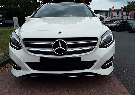 Mercedes-Benz B 180 DCT -