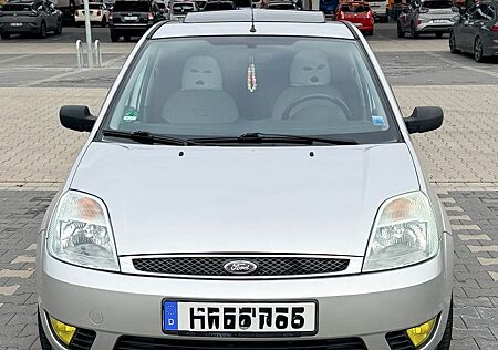 Ford Fiesta 1.4 16V Ghia Nur 35.800KM Schiebedach