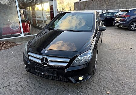 Mercedes-Benz B 220 CDI / d *Leather* *Navi* 2 set wheels