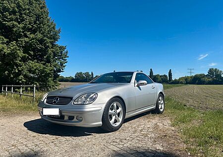 Mercedes-Benz SLK 320 -