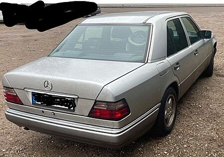Mercedes-Benz E 200 CLASSIC Classic