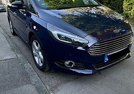 Ford S-Max 2.0 TDCI Titanium AWD*AUT*Navi*AHK*ACC*SHZ
