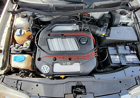 VW Bora Volkswagen 2.3 V5 Highline **1.Hand*SSD**