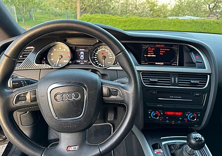 Audi S5 4.2 FSI Quattro - Schalter