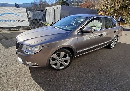 Skoda Superb 2.0 TSI DSG Elegance Standhzg, Xen, Leder