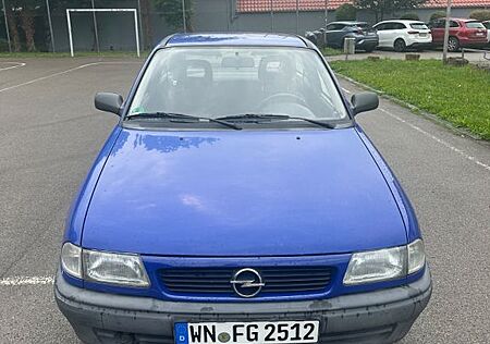 Opel Astra 1.6 zu verkaufen VB