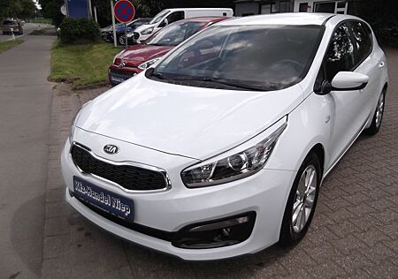 Kia Cee'd /Lenkrad+Sitzheizug/1 Hand/Allwetter/PDC