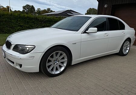 BMW 740i