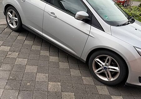 Ford Focus 1,0 EcoBoost 92kW Titanium Auto Titanium