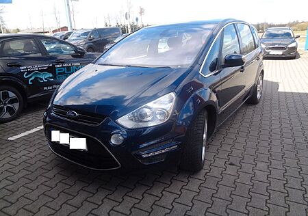 Ford S-Max Titanium