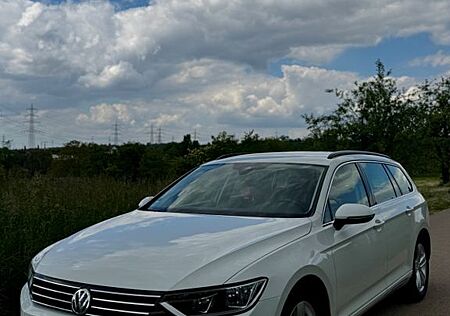 VW Passat Volkswagen 2.0 TDI SCR DSG Comfortline Comfortline