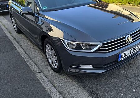 VW Passat Variant Volkswagen 1.6 TDI DSG Trendline Variant...