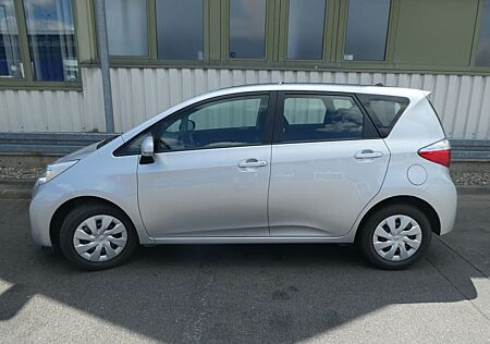 Toyota Verso-S 1,33-l-Dual-VVT*TÜV/NEU*Automatic*1.Hand