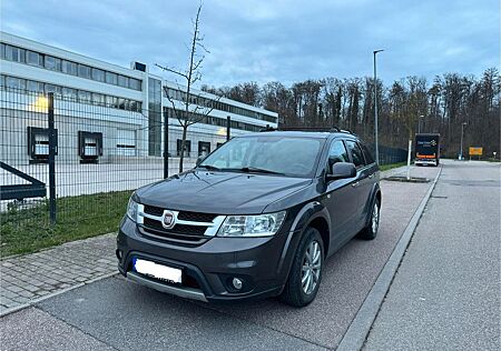 Fiat Freemont 2.0 Diesel Automatik Allrad SHZ 7 Sitze