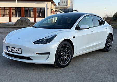 Tesla Model 3 Standard-Reichweite Plus - Hinterrad...