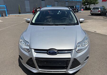Ford Focus Turnier 1.6 Scheckheft Gepflegt*Tüv Au Neu