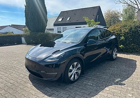 Tesla Model Y Dual Motor Long Range AWD