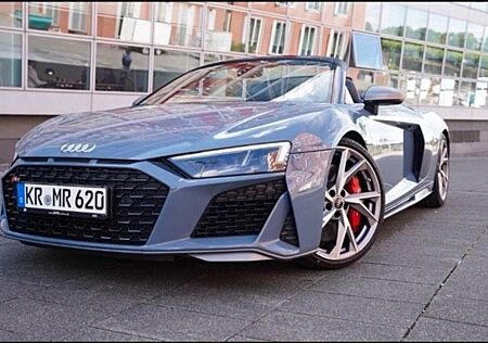 Audi R8 5.2 FSI performance S tron. quat. Spyder -