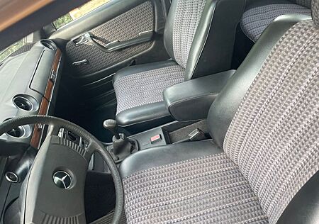 Mercedes-Benz E 280 ( Einzelstück / Seltenes Baujahr )