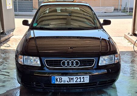 Audi A3 1.8 Turbo. 110kW Ambiente Klima,AHK 800€
