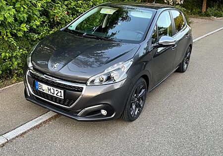 Peugeot 208 Signature