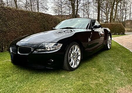 BMW Z4 2.2i - Sommer-/Garagenfahrzeug