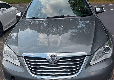 Lancia Flavia 2.4 16v 125kW Automatik -