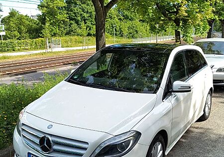 Mercedes-Benz B 180 BlueEFFICIENCY -