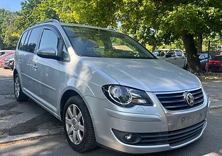 VW Touran Volkswagen Freestyle