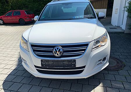 VW Tiguan Volkswagen Sport & Style 4Motion-R-LINE-NAVI-KAMERA-