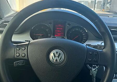 VW Passat Volkswagen 2.0 TDI DPF DSG 125kW Comfortline Com...