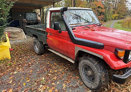 Toyota Land Cruiser BJ 75 Buschtaxi