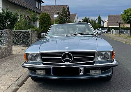 Mercedes-Benz SL 560