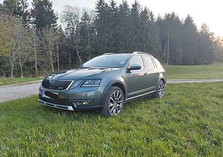 Skoda Octavia 2.0 TDI SCR 135kW DSG 4x4 Scout Comb...