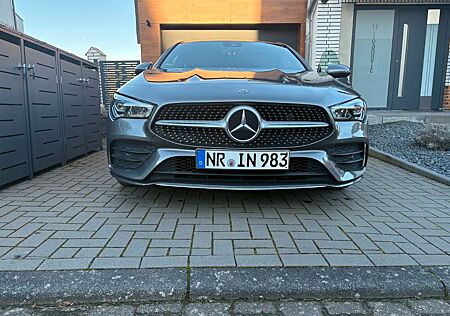 Mercedes-Benz CLA 180 Shooting Brake -