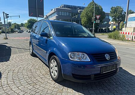 VW Touran Volkswagen 1.6 FSI Basis