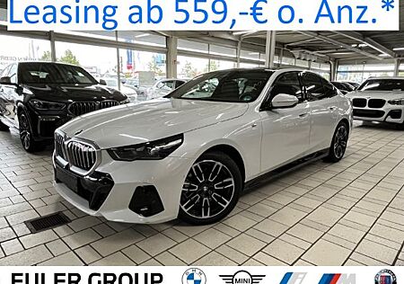 BMW 520 i G60 M Sport B&W Pano KomfSi belüftet Travl