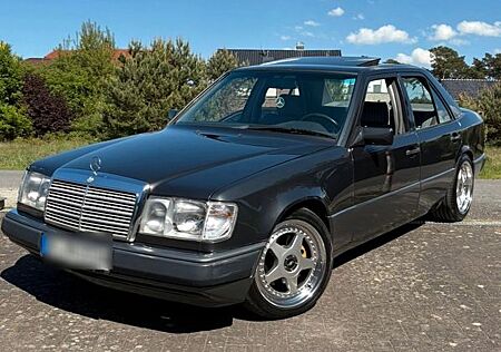 Mercedes-Benz 230 230E H- Kennzeichen