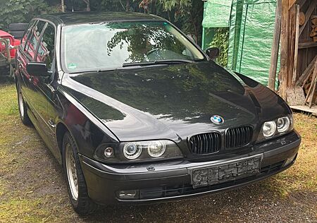 BMW 540i A Touring -