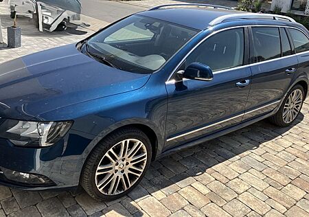 Skoda Superb 1.8 TSI DSG Exclusive Combi Exclusive