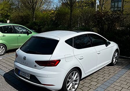 Seat Leon 2.0 FR DSG Pano Kam AHK Beats ViCo ACC Shz