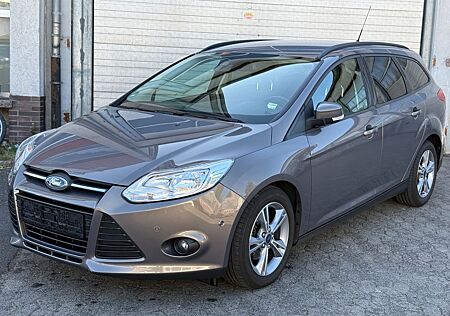 Ford Focus Turnier Sync Edition/ TÜV/ 8 fach bereift