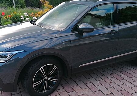 VW Tiguan Volkswagen 1.5 TSI ACTIVE Active mit -Garantie