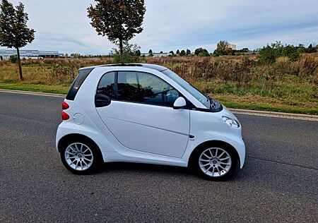 Smart ForTwo coupé 1.0 52kW mhd white limited whit...