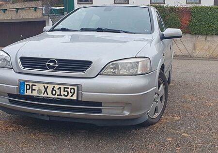 Opel Astra 1.6 -