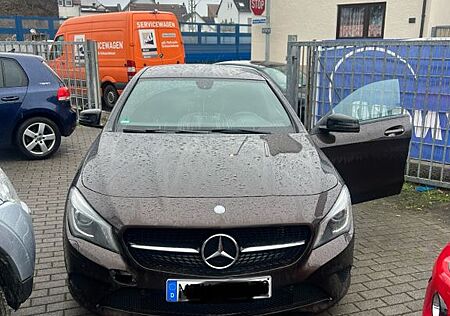 Mercedes-Benz CLA 220 CDI DCT Urban Urban