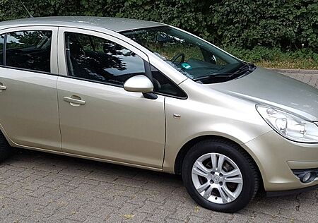 Opel Corsa 1.2 mit neuem Tüv - fährt tadellos -