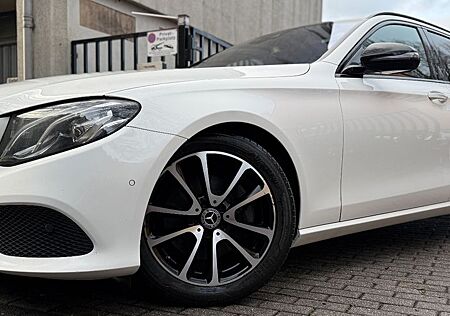 Mercedes-Benz E 220 Automatik Keyless Panorama Kamera Garantie